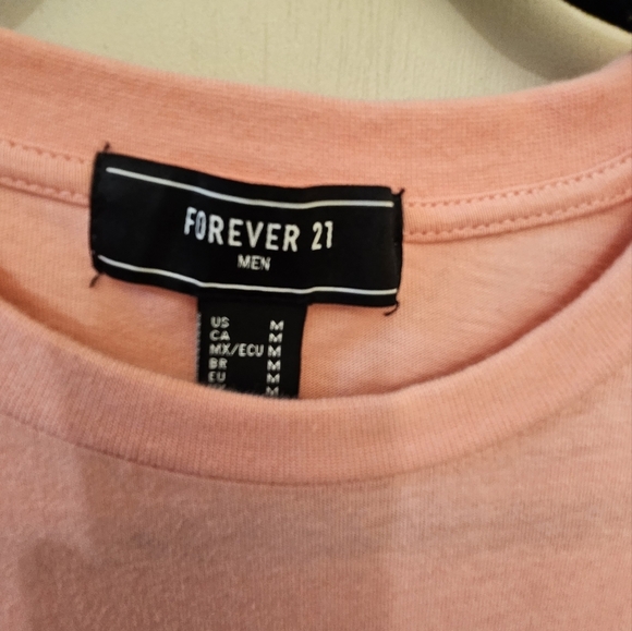 Forever 21 Tee Size M - Picture 3 of 4